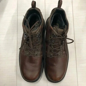 Clarks Ash Gortex Boots Men 9.5M Leather‎ Waterproof Hiking Mid EUC Brown